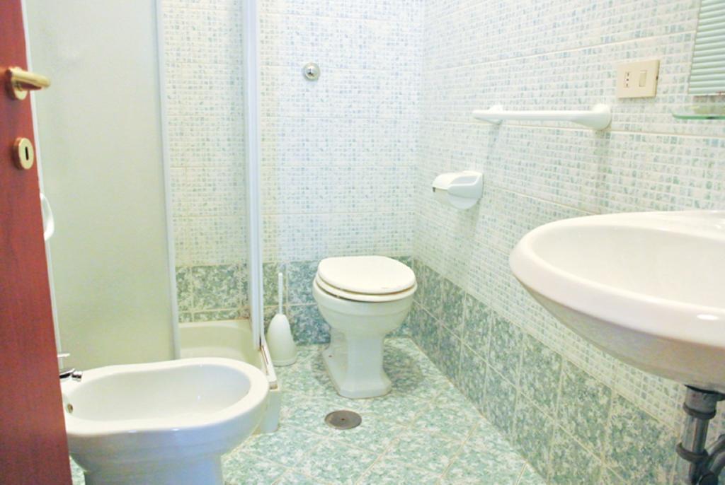 Parisa Suite Roma Quarto foto